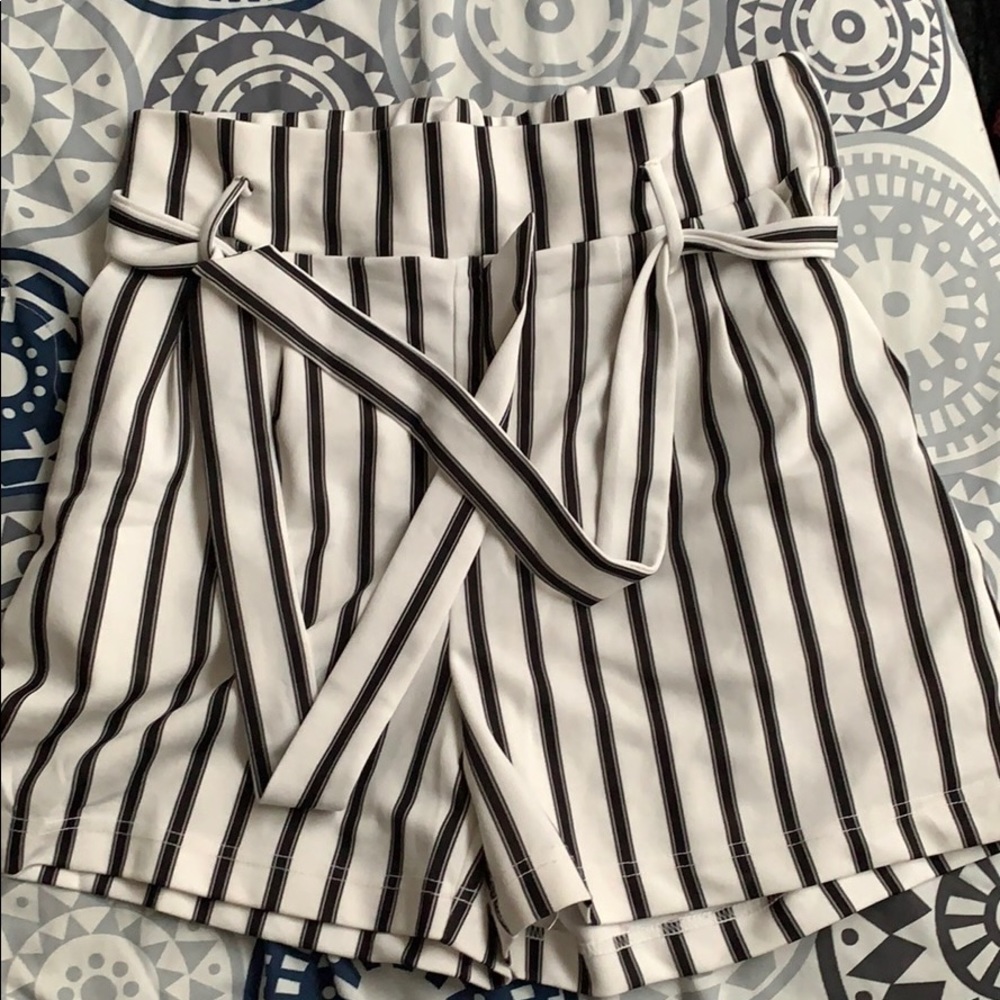 Shorts size L